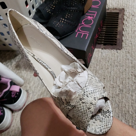 Heels - Picture 3 of 4